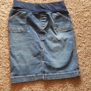 Maternity skirt size small